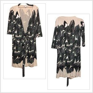 Diane Von Furstenberg Julian Abstract Printed Wrap Ruri Dress DVF Silk Sz 4